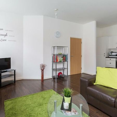 J Quarter - Sleeps 5 Long Term & Families Comfortably, 4 Beds, 2 Bathrooms Бирмингем Экстерьер фото