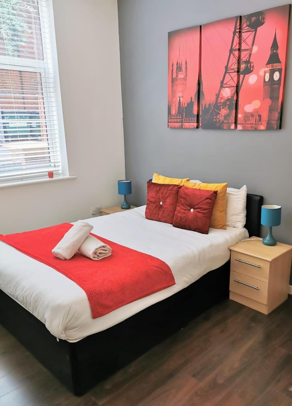 J Quarter - Sleeps 5 Long Term & Families Comfortably, 4 Beds, 2 Bathrooms Бирмингем Экстерьер фото
