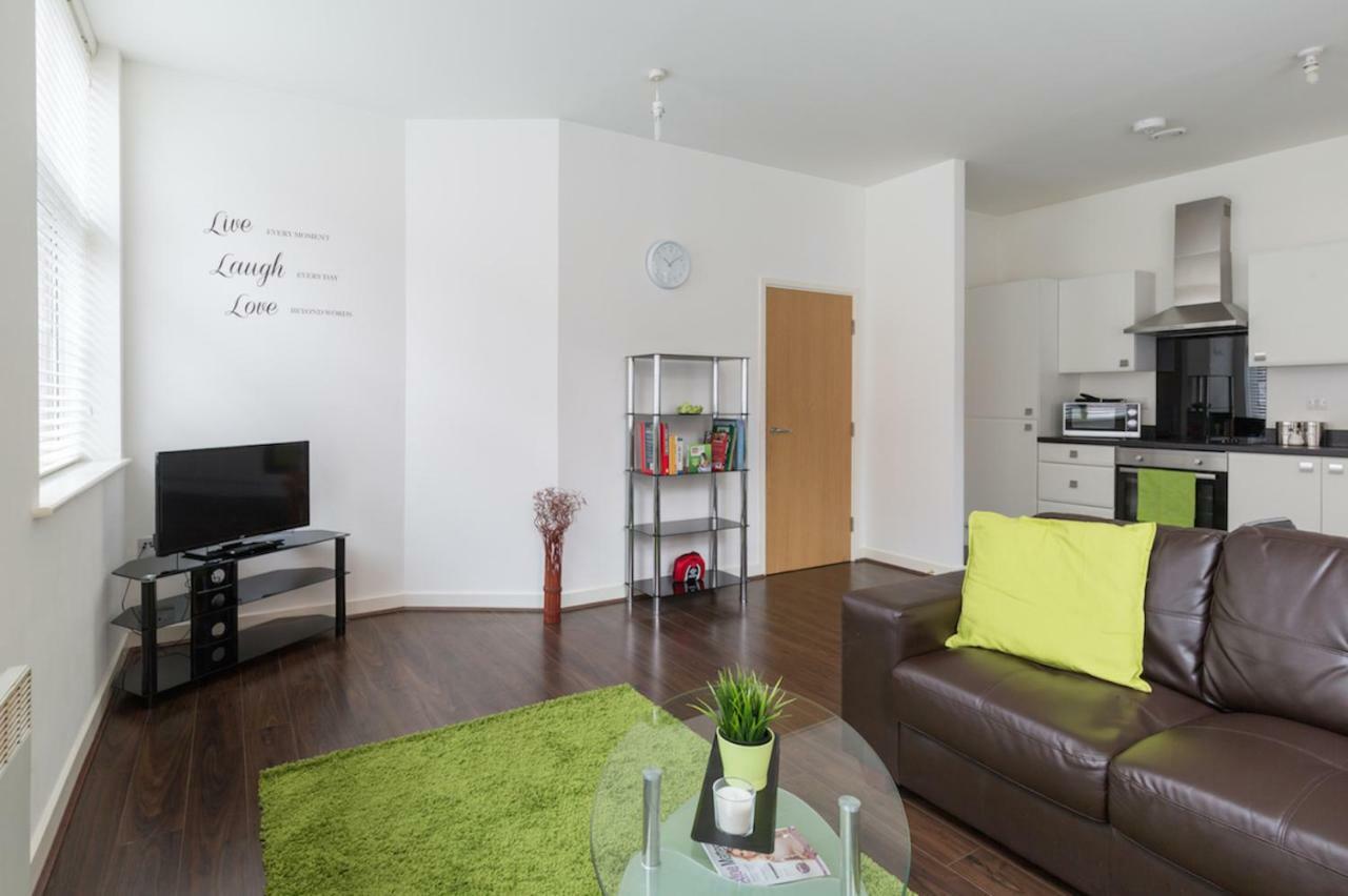 J Quarter - Sleeps 5 Long Term & Families Comfortably, 4 Beds, 2 Bathrooms Бирмингем Экстерьер фото