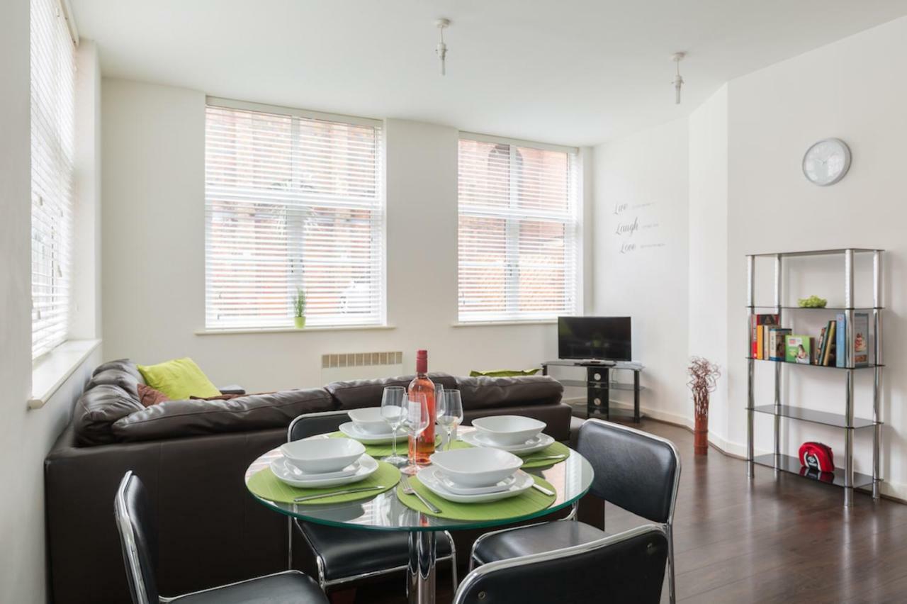 J Quarter - Sleeps 5 Long Term & Families Comfortably, 4 Beds, 2 Bathrooms Бирмингем Экстерьер фото