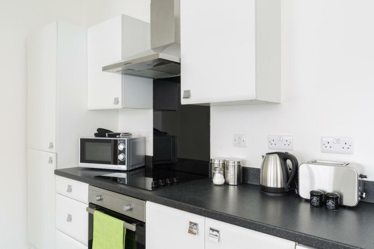 J Quarter - Sleeps 5 Long Term & Families Comfortably, 4 Beds, 2 Bathrooms Бирмингем Экстерьер фото